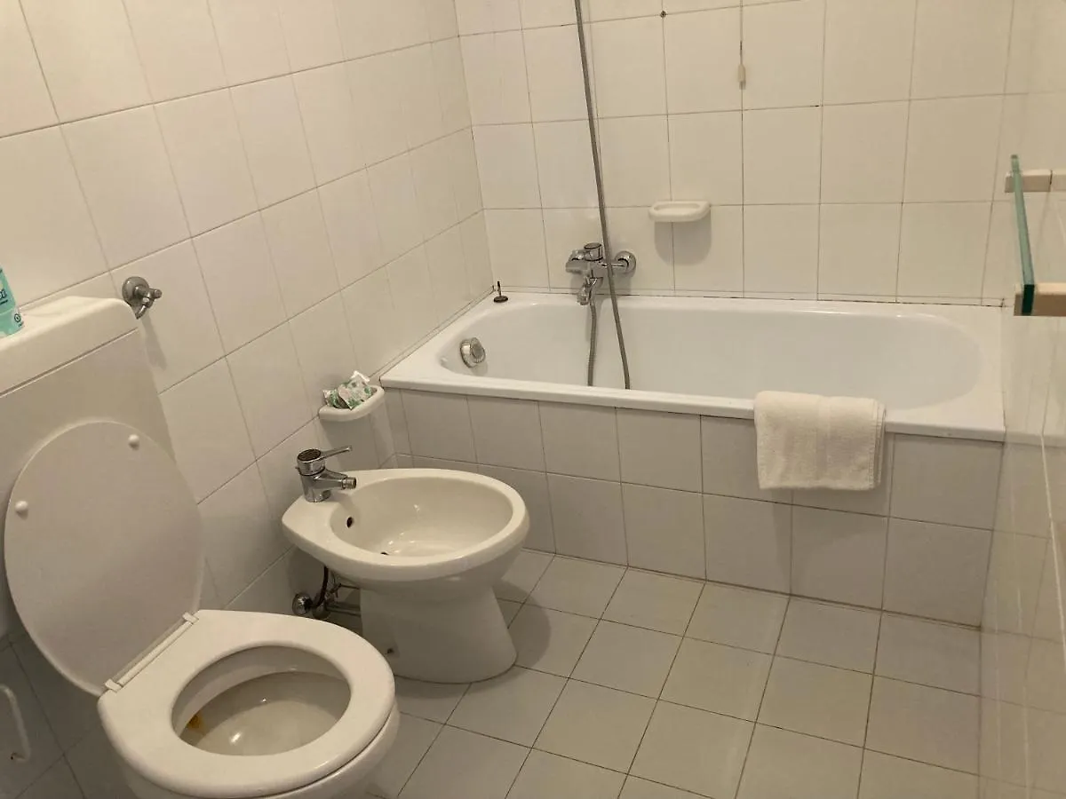 Hotel Isa Massa  2*, Massa (Tuscany)